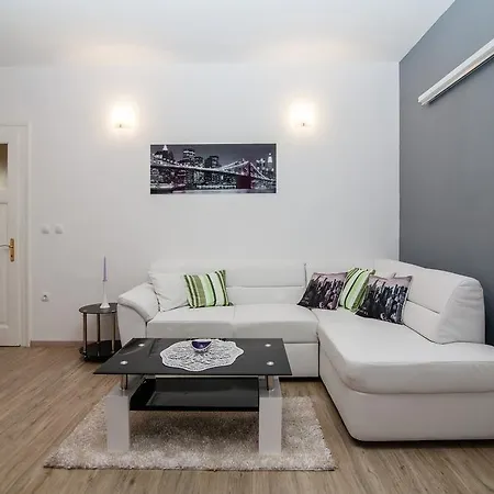 Lägenhet Near Sandy Firule