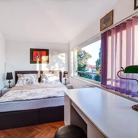Near Sandy Firule Appartement Split