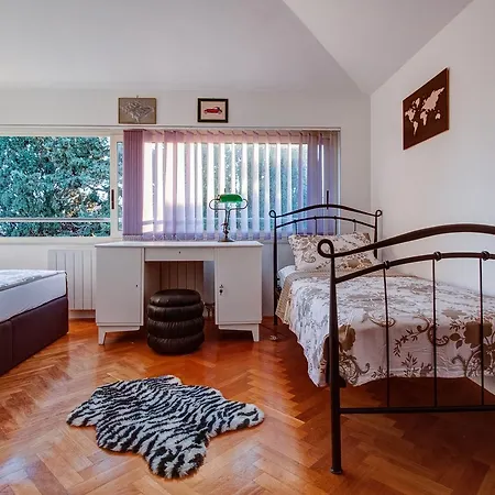 Near Sandy Firule * سبليت